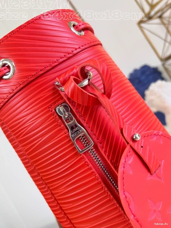 LOUIS VUITTON Maxi Sling Noé 0225